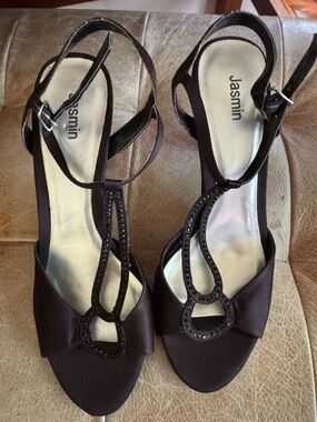 Black Strappy Women's Heeled Sandals by Jasmin